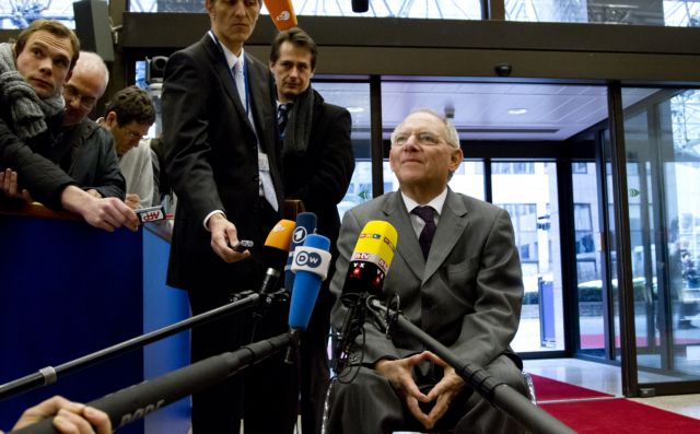 Στη Λευκωσία επιρρίπτει ο Σόιμπλε την ευθύνη για την απόφαση του Eurogroup